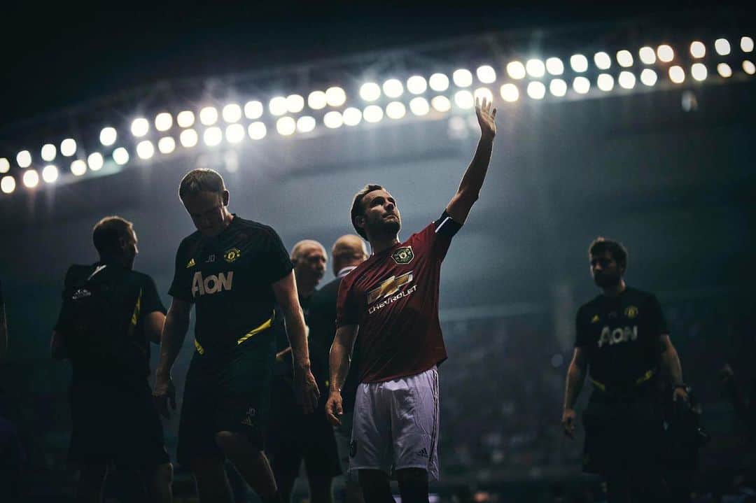 のインスタグラム：「Thank you very much China! Great game to say good bye 💥👋🇨🇳! #MUTOUR @manchesterunited」