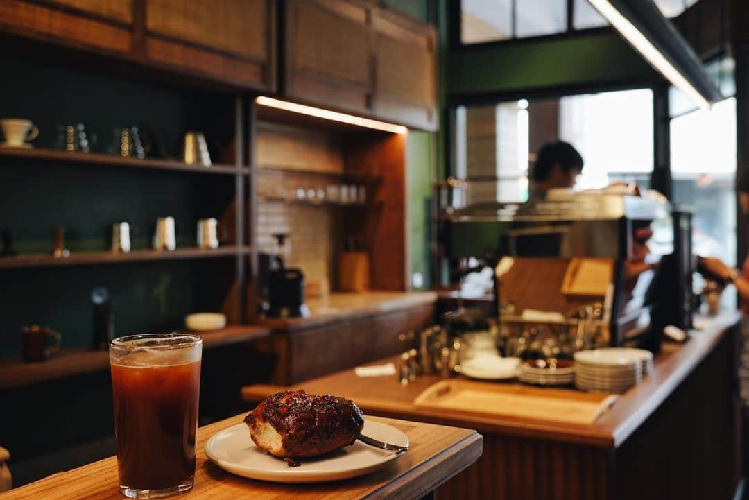 言身寸 in Tainan, Taiwanさんのインスタグラム写真 - (言身寸 in Tainan, TaiwanInstagram)「營運後調整討論 @pergramcoffee - Design | @skillabilitydept  #本事空間製作所 - 2019.7.25 #taiwan #miaoli #台灣 #台湾 #苗栗 #写真 #vscotaiwan #vscoTW #design #interiordesign #店舗設計 #設計 #設計事務所 #sonya7ii #Loxia35 #PergramCoffee」7月25日 22時07分 - kukud83