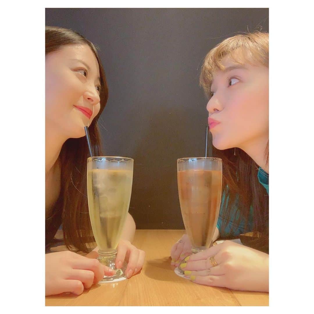 上西恵さんのインスタグラム写真 - (上西恵Instagram)「見つめ合い〜🥰 ⠀ #小島藤子 ちゃん #おふじとおけい」7月25日 22時16分 - jonishi_kei