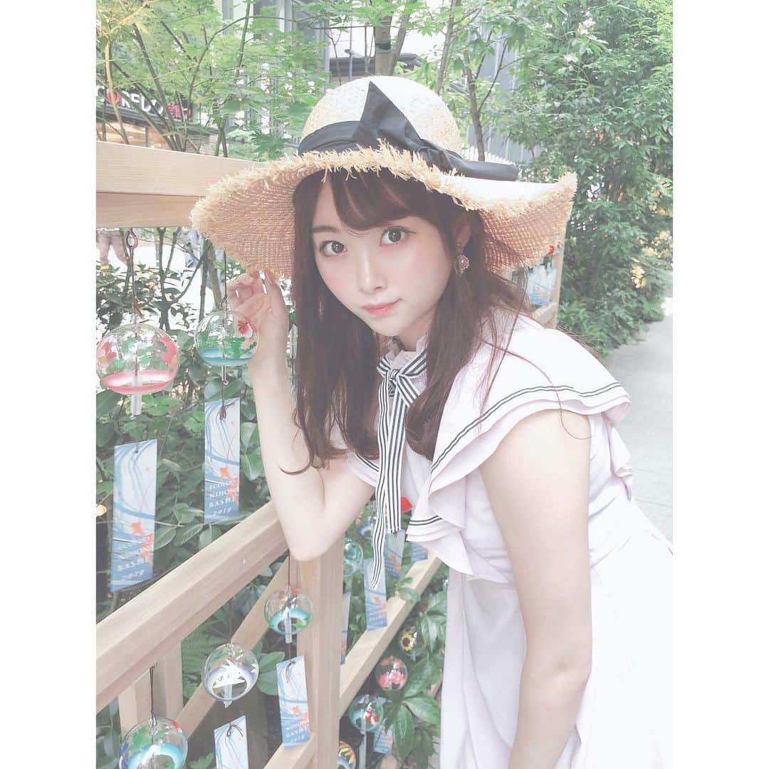 達家真姫宝さんのインスタグラム写真 - (達家真姫宝Instagram)「夏はツアーだったり楽しみなことが沢山ですね〜  ワンピース #tittyandco  #moonprim #eatme  #日本橋#麦わら帽子#森の風鈴小径 #福徳の森」7月25日 22時32分 - makiho_official