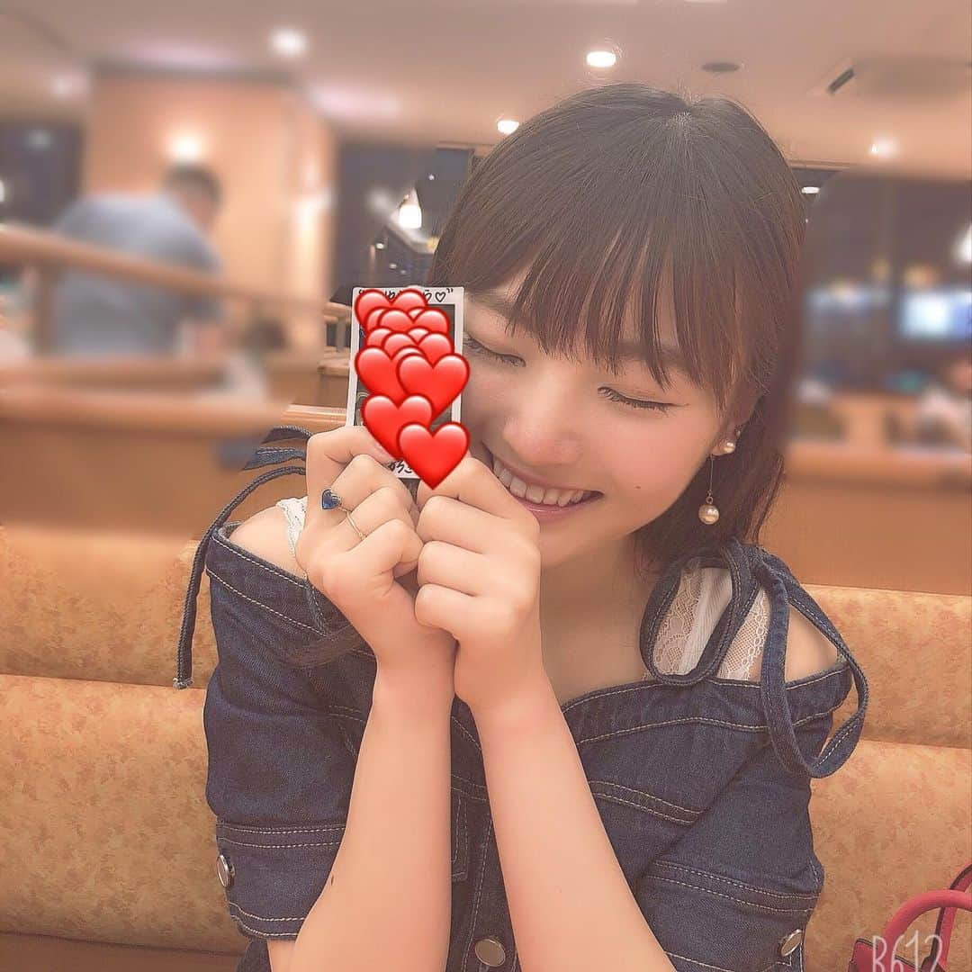 白石夢来さんのインスタグラム写真 - (白石夢来Instagram)「うれしい顔🤤  #jk#japonaise#instagood #instalove #チェキ#夏休みの思い出 🌻🌻」7月25日 22時26分 - yurayura_yuuura