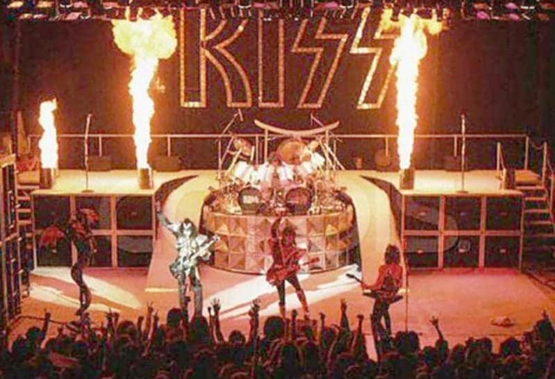 KISSさんのインスタグラム写真 - (KISSInstagram)「#KISSTORY - July 25, 1980 - #KISS played their first-ever concert with #EricCarr at the Palladium in New York City.」7月25日 22時29分 - kissonline