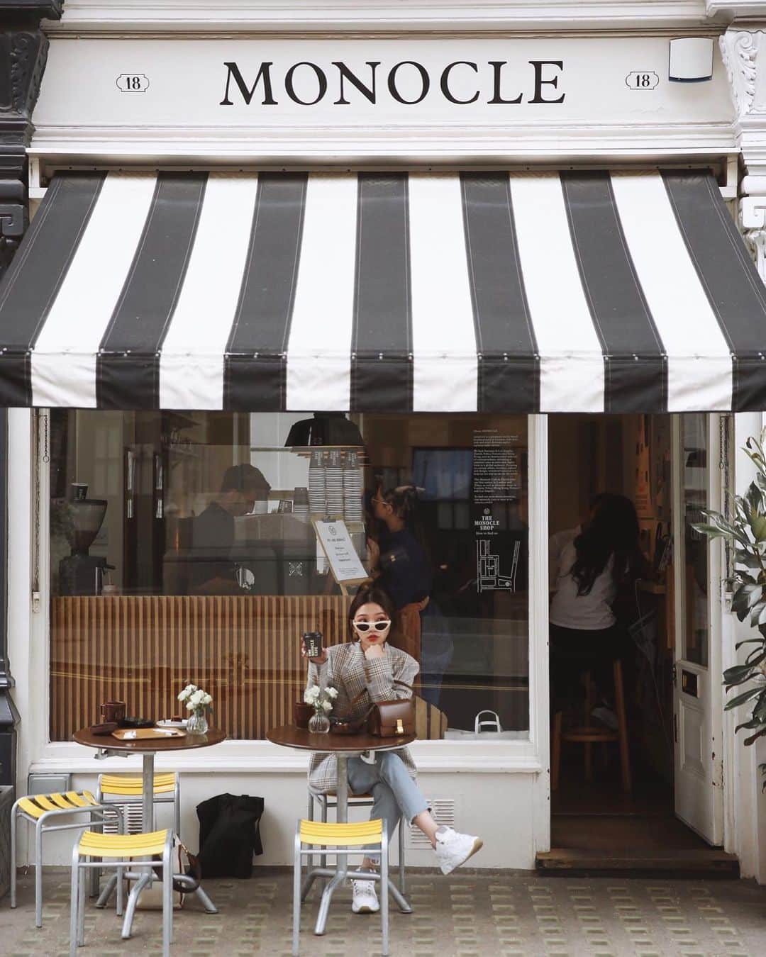 徐琁さんのインスタグラム写真 徐琁instagram 店好可愛啦 倫敦真的隨便走隨便有萌店 7月25日22時36分 Cos