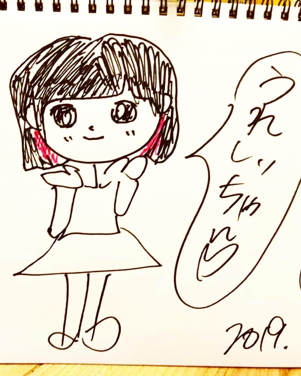 坂本詩緒里さんのインスタグラム写真 - (坂本詩緒里Instagram)「のいちゃんの絵は本当にかわいい❤️ 私の絵は・・・ #絵 #イラスト #うれしぃちゃん  #のいちゃω #いつもありがとう #かわいらしぃちゃん  #かわいい #ボウリング #プロボウラー」7月25日 23時03分 - jpba529