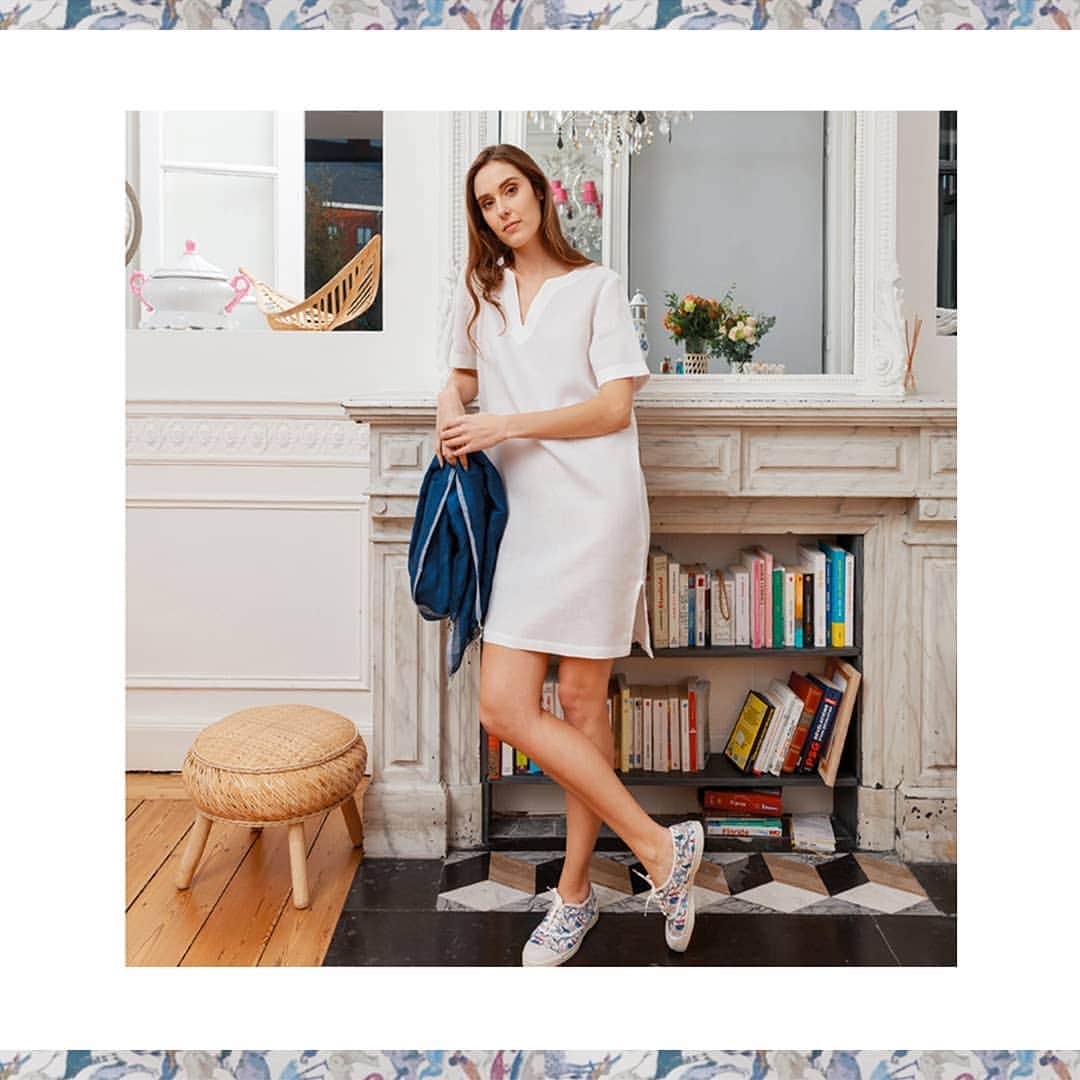 ベンシモンのインスタグラム：「@blanc_cerise x Bensimon! L'imprimé savane de Blanc Cerise s'invite sur nos tennis iconiques pour une collab' unique! La créativité combinée de nos deux maisons s'exprime sur la toile de coton blanche, à travers un imprimé Liberty inspiré de la savane. 🐘 La tennis idéale pour réhausser une tenue casual! Notre collab' est disponible exclusivement sur l'e-shop 😉 🇬🇧 @blanc_cerise x Bensimon! The savannah print of Blanc Cerise is invited on our iconic tennis shoes for a unique collab'! The combined creativity of our two houses is expressed on white cotton fabric, through a Liberty print inspired by the savannah. 🐘 The ideal tennis to enhance a casual outfit! Our collab' is available exclusively on the e-shop 😉 #BlanccerisexBensimon #collab #tennis」