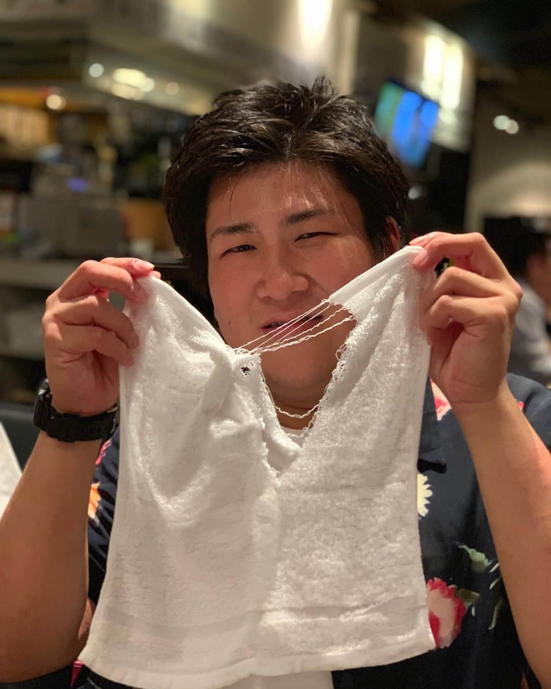 池田真一のインスタグラム：「ハイキック寄席ありがとうございました！今回は神回だったと思います！ また次回もよろしくお願いします！ きんちゃん力強すぎておしぼり破ってました！」