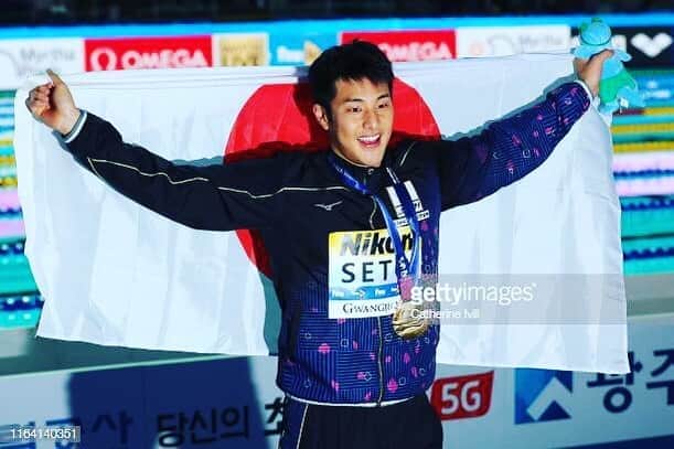 のインスタグラム：「🥇 . . . . . 200m個人メドレーで🥇獲得しました！！ 最高のレースができました！ 最終日まで気を引き締めて頑張るので引き続きトビウオジャパンの応援よろしくお願い致します！  #finagwangju2019 #swimming #roadtotokyo2020」
