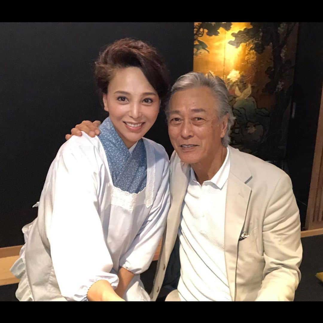 麻美さんのインスタグラム写真 - (麻美Instagram)「昨日は「仙」に 岩城滉一様お越し頂きました🙏 ． 生まれたままって言葉がふさわしい☺️☺️☺️ ． 気取りも飾りもしない 岩城さん💕 ． 髪も染めずにロマンスグレーが素敵だったし🧓🏽 ． 箸より🥢重い物は持たないと言いつつ凄い筋肉マッチョ💪 ． ダイエットもした事ないと モリモリ食べる岩城さん ． 生まれながらのスター✨なんだと つくづく感心してしまいました😆 ． またのお越しを心よりお待ちしています🙏 ． #すし仙  #すし仙オーナーが握る店  #すし仙隠れ家 #完全予約制 #1日1組 #岩城滉一 さん #sushi#japanesefood  #delicious#yammy」7月25日 14時33分 - mami0s