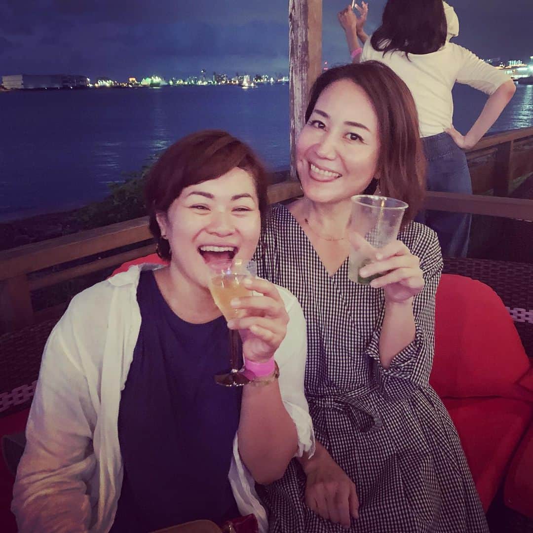 のインスタグラム：「あたしたち、意外と仲良しかも。笑 #fine873  #桜坂劇場 #下地久美子 #」