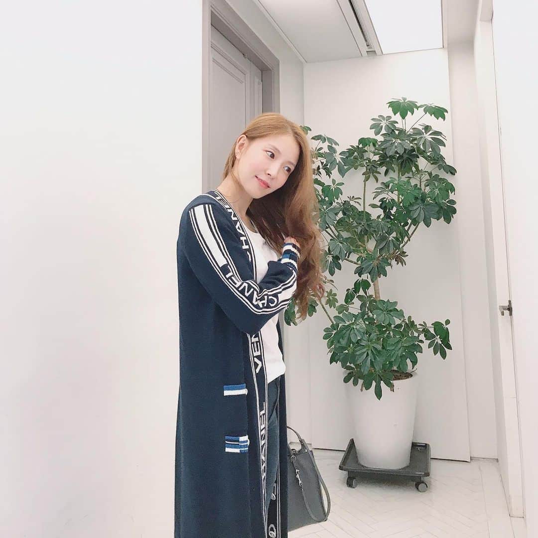 BoAのインスタグラム：「오랜만~ 🥰 뿌염도 오랜만~😝」