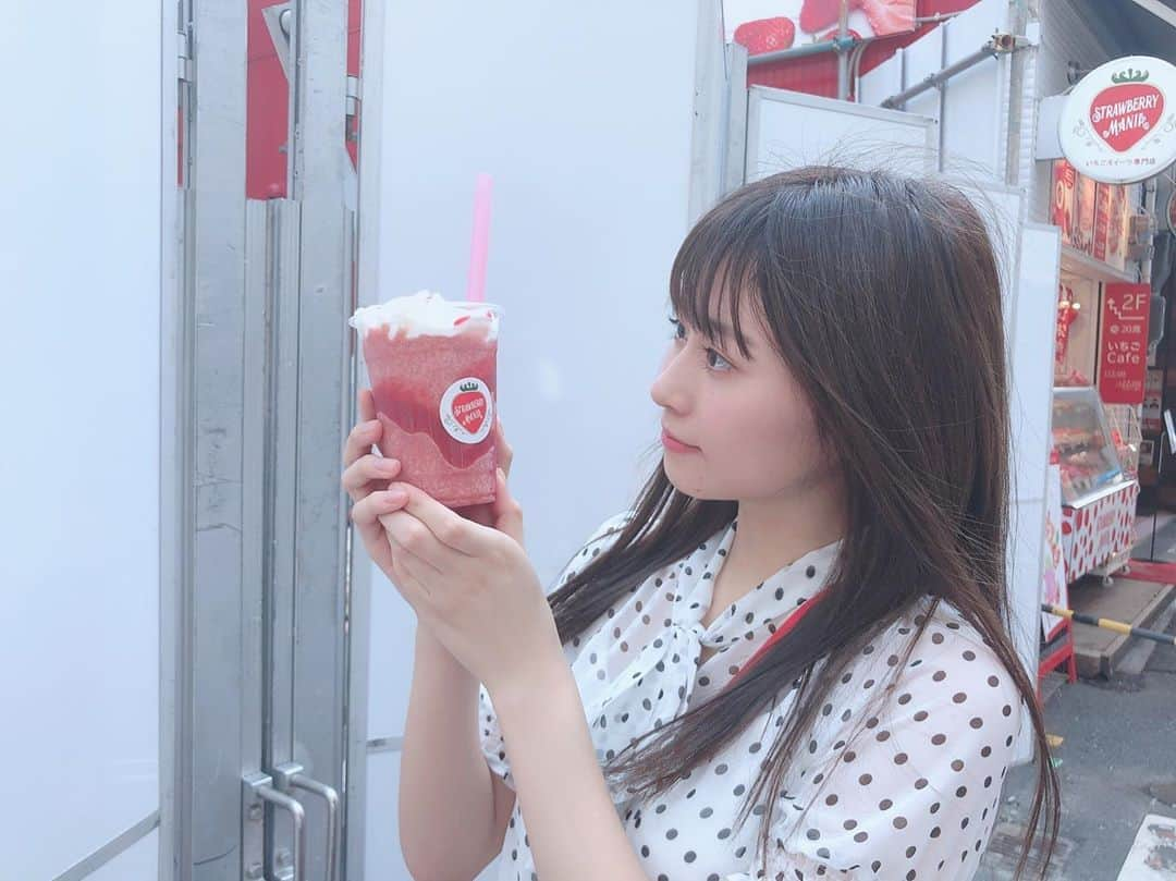 内木志さんのインスタグラム写真 - (内木志Instagram)「いちご🍓 風になびかれた #いちご #スムージー #よここ」7月25日 14時49分 - cocoro_naiki