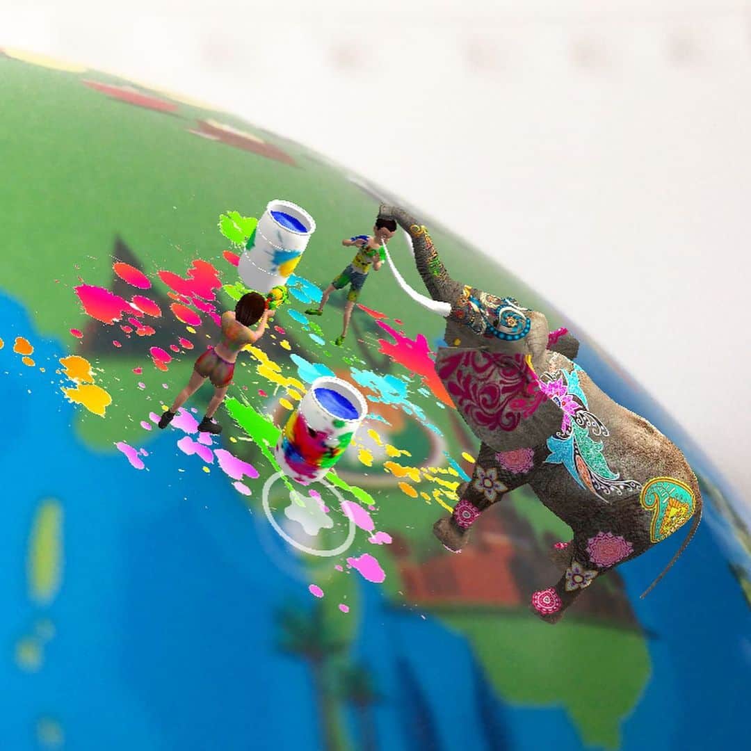 木村涼子さんのインスタグラム写真 - (木村涼子Instagram)「2019.7.25 最近の地球儀めちゃめちゃすごいー！ @globalasiapartners さんから届いた 「飛び出す！すごい知育地球儀Shifu Orbootシーフオーブート」 地球儀にスマートフォンやタブレットをかざすと、 さまざまな国の動物や食べ物、文化などが3Dで現れます。 (3枚目以降の写真はスクリーンショットです) 楽しくて大人もハマってしまう〜🌍 詳しい解説やクイズまであって、楽しく学べそうです。 こんなの子供の頃に欲しかったー✨ #地球儀 #shifu #orboot #知育玩具 #育児 #子育て #ママ #男の子ママ #おもちゃ #プレゼント #インテリア #iPad #iPhone」7月25日 14時46分 - kimuryou
