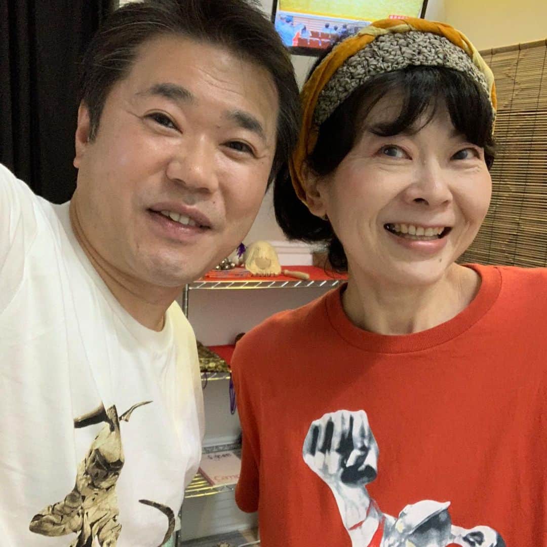 笑福亭瓶吾のインスタグラム：「お仲間感。はやしや福さんと、ウルトラペアルック。」