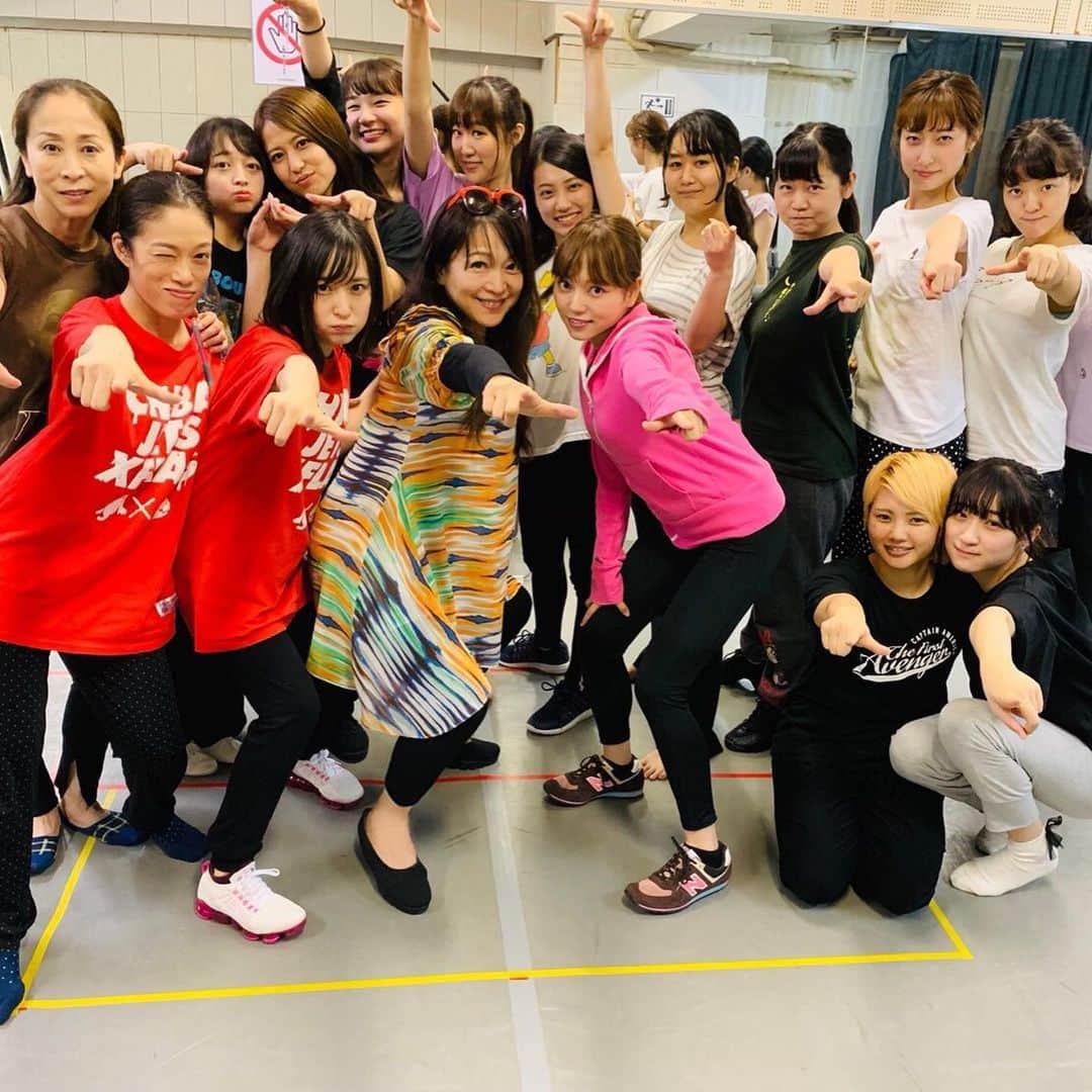 のインスタグラム：「（原めぐみオフィシャル）10pcs  photos 主演ミュージカル【スタントウーマン 】稽古写真。 今日は暑いですねぇ。。皆様、熱中症対策をしっかりしてね♪  #ダンスミュージカル﻿﻿ #エンタメ ﻿ #﻿スタントマン﻿ #原めぐみ﻿﻿ #小室さやか  #舞台 ﻿ #スタントウーマン2019  #スタントウーマン ﻿ #ミュージカル﻿﻿ #主演 ﻿ #朝倉薫 ﻿ #昭和アイドル﻿﻿﻿ #80年代アイドル﻿﻿﻿ #元アイドル﻿﻿﻿ #actoress﻿﻿﻿﻿ #singer ﻿﻿﻿﻿﻿﻿ #japanesesinger ﻿﻿﻿﻿﻿ #japaneseactor﻿﻿﻿﻿ #megumihara﻿﻿﻿﻿﻿ #インフルエンサー ﻿﻿﻿﻿﻿ #インスタ映え ﻿﻿﻿﻿﻿ #インスタグラマー ﻿﻿﻿﻿﻿ #いいねありがとう ﻿﻿﻿﻿﻿ #フォロー ﻿﻿﻿﻿﻿ @meguming.h」