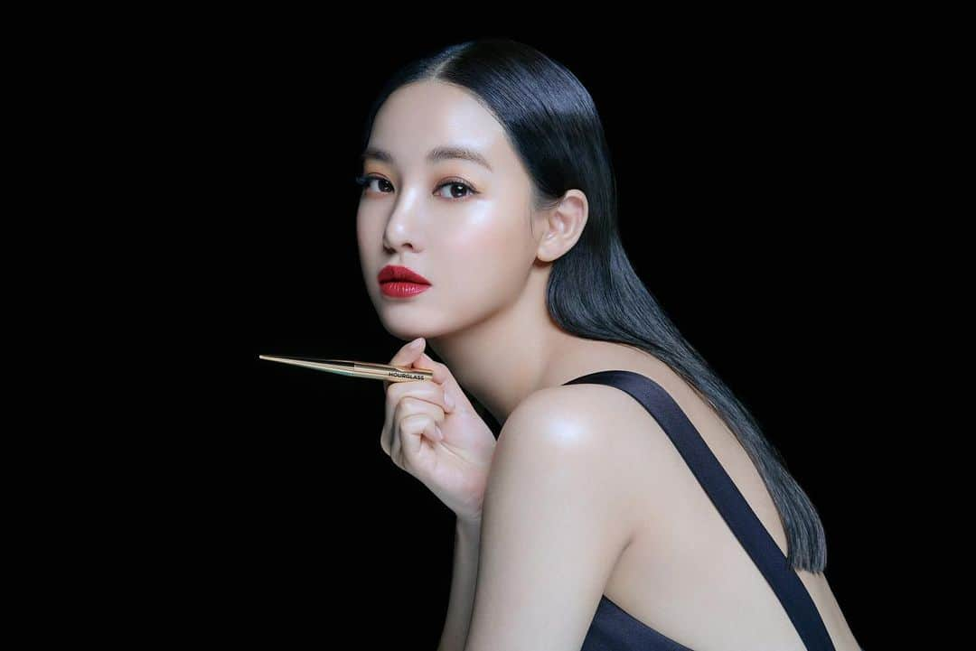 ジュヨン さんのインスタグラム写真 - (ジュヨン Instagram)「사랑합니다✨💄 #아워글래스  @hourglasscosmeticskr ♥  #아워글래스립스틱 #이주연립스틱 #컨페션울트라슬림립스틱  #HOURGLASS #ConfessionUltraSlim #HourglassCosmetics #CrueltyFree」7月25日 15時32分 - jupppal