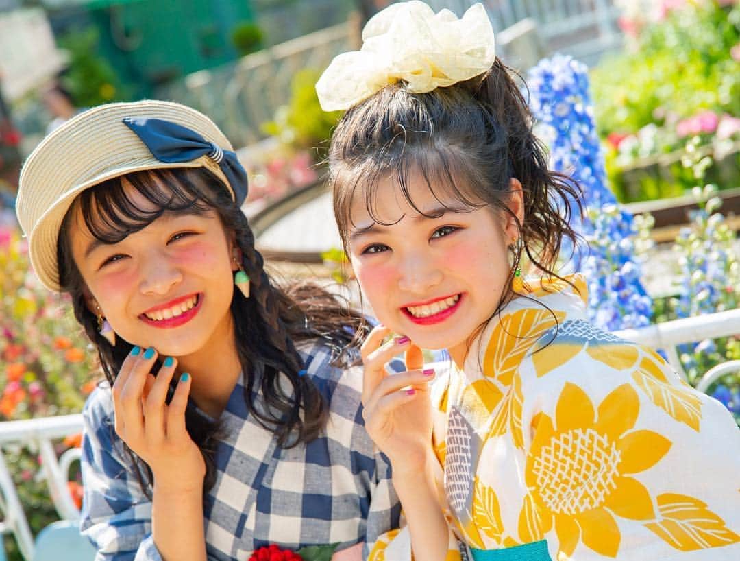 のインスタグラム：「急にあつーーくなってきて、﻿ ﻿ ゆかたをきてお出かけしたいーーー💕﻿ ﻿ ﻿ ﻿ みんな夏休みの予定は決まった？﻿ ﻿ ﻿ #ニコプチ﻿ #浴衣﻿ #ゆかた﻿ #遊園地﻿ #中山あやか﻿ #丸山真亜弥﻿ #葛西杏也菜﻿」