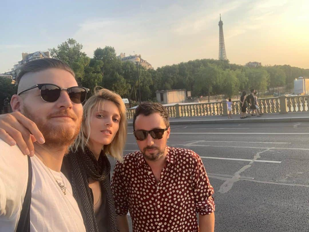 アニヤ・ルービックさんのインスタグラム写真 - (アニヤ・ルービックInstagram)「Paris ♥️ @anthonyvaccarello @____arnaud____  #eiffeltower #paris」7月25日 15時38分 - anja_rubik