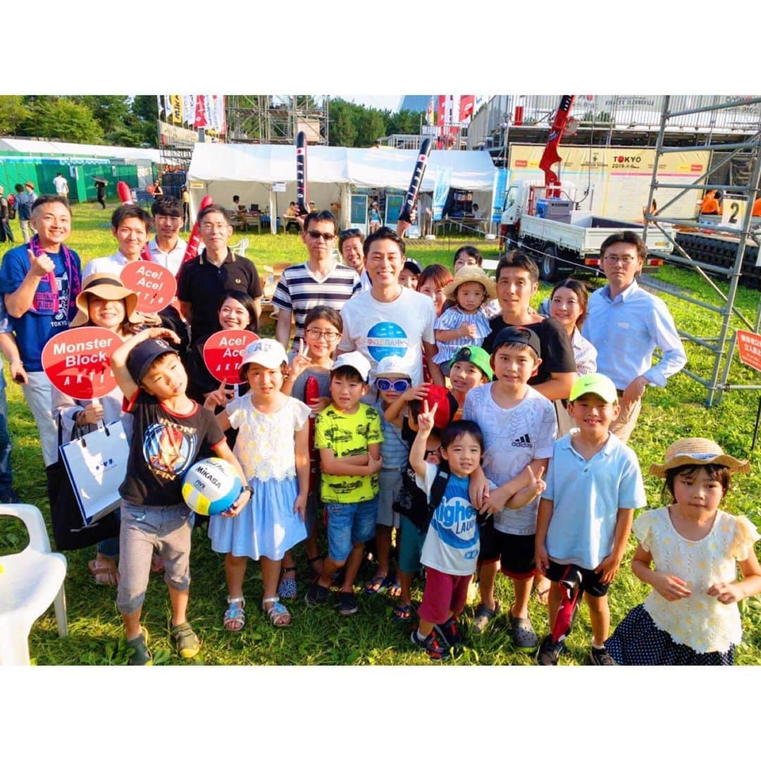 木村拓也さんのインスタグラム写真 - (木村拓也Instagram)「昨日は東京五輪まで1年ということで、ビーチバレーの会場で生中継でした！暑い中一緒に参加してくれた子供達ありがとうございました！#東京五輪 #ビーチバレー #お台場潮風公園 #あと1年 #2020」7月25日 15時38分 - takuya.kimura0801