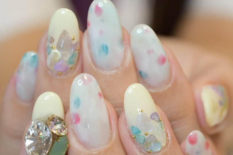 Yuka Maeda ::manicurelistのインスタグラム：「. 大阪市北区 梅田.中崎町.駅から徒歩7分🚶‍♀️ CADENAS nail eyelash  マツエクアカウント @cadenaseyelash LINE:@ cadenas 🆔検索🙋‍♀️ tel:06-4792-8617. cadenas.nail@gmail.com. . #ネイル #ジェルアート #大人かわいい #梅田ネイル #堂山町 #大人ネイル #個性派ネイル #クリアネイル #ジェルネイル #nail #notd #ニュアンスネイル #instanail #ワンカラー #春ネイル  #ネイルデザイン #ongels #美甲 #osaka  #ジェルデザイン #cadenas #指甲 #spring #Insatnails #fashion #シアーネイル #うる艷ネイル #トレンドネイル  #31ネイル #31アイスクリーム」