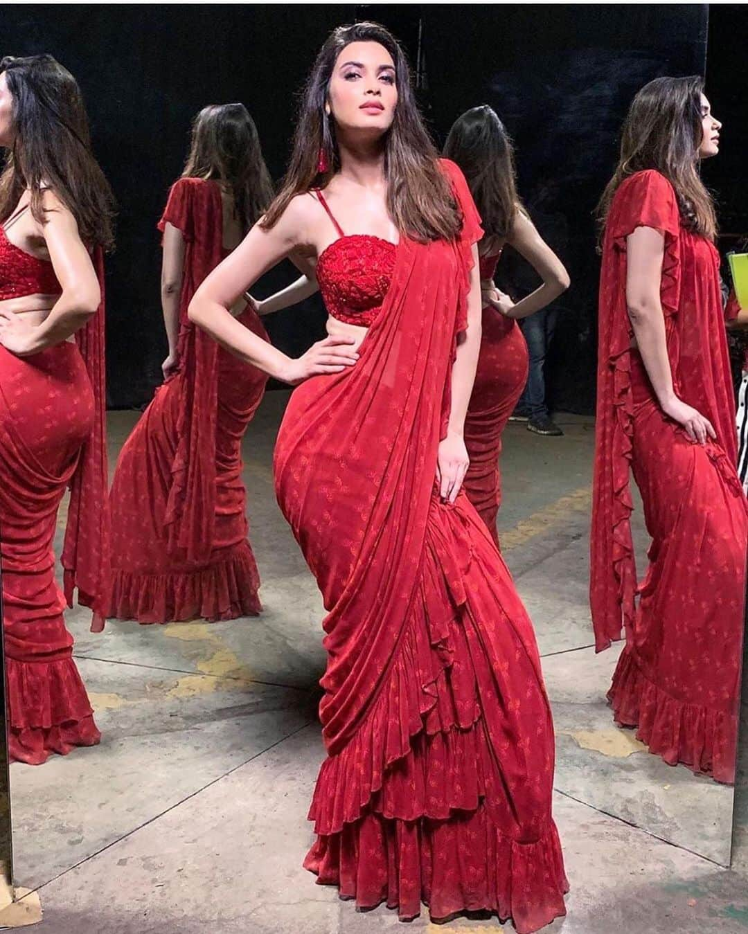 Indianstreetfashionさんのインスタグラム写真 - (IndianstreetfashionInstagram)「How cute does Diana Penty look here? ♥️ #indianstreetfashion #indianwedding  #wedding #weddingsofinstagram #instawedding  #indianwedding #bridesofindia #bridesofinstagram #indianbridaloutfit #weddinglook  #bridallook #bridestyle #weddingtrend #trend #bridaljewelry #jewellery #weddinginspo #weddingplanner #weddingblogger #weddingplanner #destinationwedding #weddingchoreography #sangeetperformance #sareenotsorry  #sareeswag」7月25日 15時54分 - indianstreetfashion