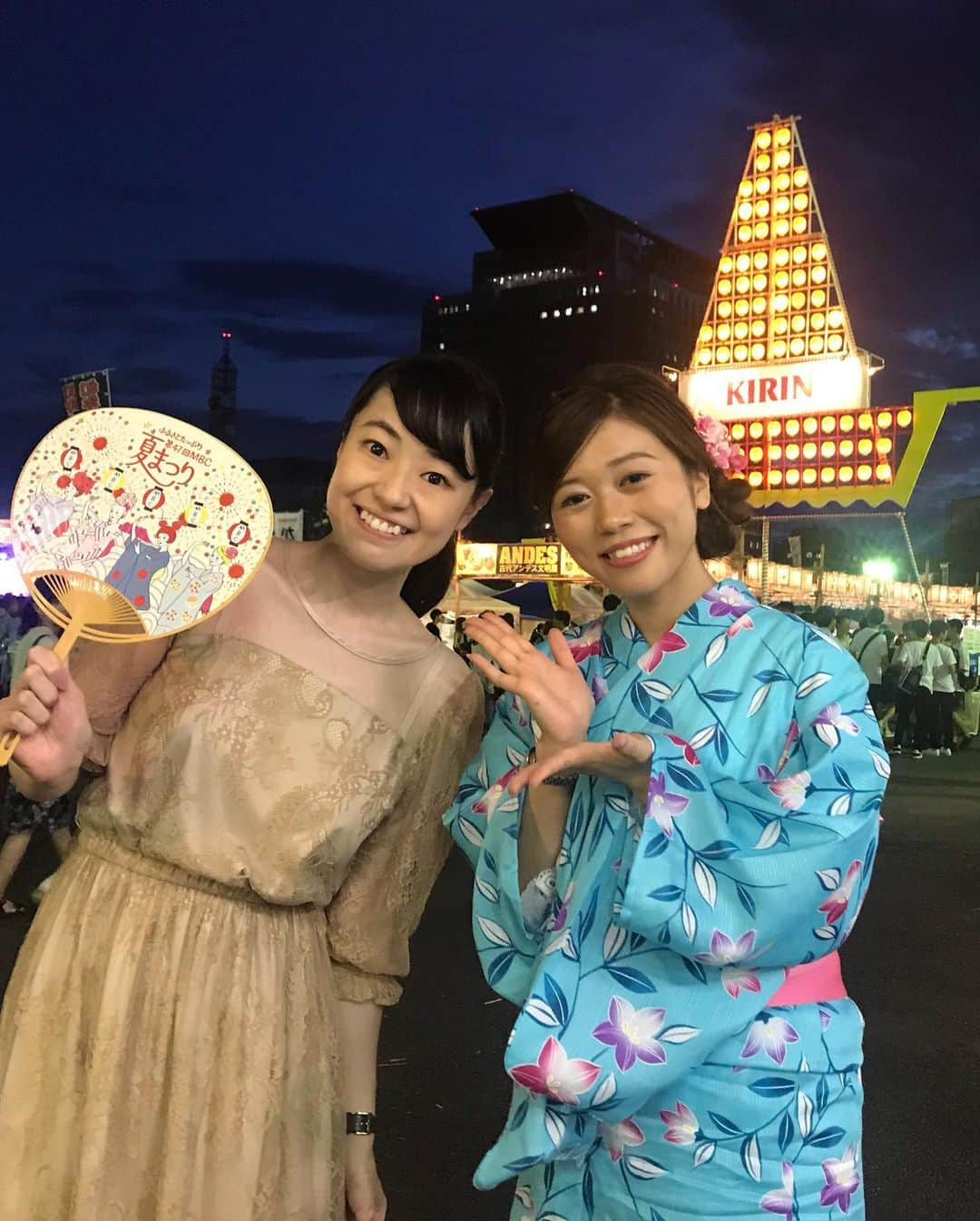 山口真奈さんのインスタグラム写真 - (山口真奈Instagram)「MBC夏祭りは、きょうもこのあと午後6時30分から午後9時30分まで鹿児島市与次郎のMBCグラウンドで開催です！﻿ ﻿ 昨日は会場でオープニングセレモニーの司会と場内アナウンス担当しました🎤声をかけてくださった皆さん、ありがとうございました🍧﻿ ﻿ 梅雨明けもして夜は気持ちのいい風が吹いていましたよ🎐きょうも熱中症対策などしっかりして﻿ 楽しんできてくださいね！﻿ ﻿ ☆☆☆☆☆☆☆☆☆☆☆☆☆☆☆☆☆☆☆☆☆☆☆☆☆☆☆﻿ ﻿ #鹿児島 #kagoshima #MBC #MBCラジオ #MBCテレビ #与次郎 #MBC夏祭り #夏祭り #灯籠 #夏 #山口真奈 #上塘百合恵 #アナウンサー #かのやカンパチロウ #お出かけ #うちわ #梅雨明け ﻿」7月25日 16時35分 - manayamaguchi0417