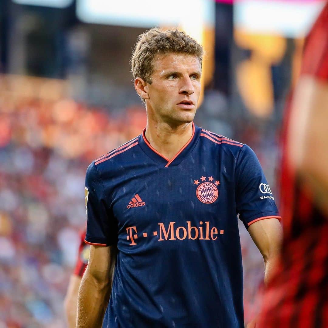 トーマス・ミュラーのインスタグラム：「Now we are back in Munich. After the 1:0 win against @acmilan, we are well-prepared for the next steps 💪 #fcbayern #miasanmia #esmuellert #usasummertour #dahoamisdahoam」