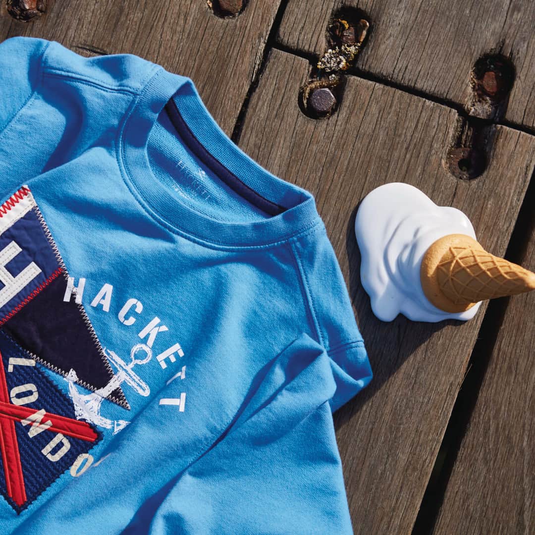 ハケットのインスタグラム：「Heat wave making it difficult to function? Cool off with our summer staples today #Heatwave #HackettLondon」