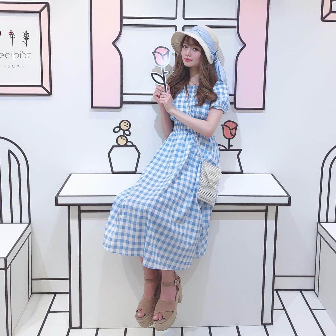 のインスタグラム：「. . お花屋さんみたいな可愛いコンセプトショップ💐💐 . 「#レシピストの花屋さん 」💓 がなんと、JR渋谷駅山手線のホーム上にできたんです🥺💫 . レシピストの商品が試せたり、 とっても可愛い空間になってます🥰 Instagram投稿キャンペーンもやっているみたい！ 詳しくは公式Instagram @recipist_official を見てね💐 . 8月31日までの期間限定でオープンしているそうです💕 . レシピストはオンライン中心で発売中です💓 渋谷だとロフト渋谷店と渋谷109ピーチジョンさんで買えるよ💫 . . . とてもかわいいのでみんなも是非行ってみてね💓 . . . . #レシピスト#レシピストの花屋さん #しあわせを咲かせよう#pr #インスタ映え #フォトスポット #フォトジェニック #ギンガムチェック #帽子コーデ #帽子 #麦わら帽子 #渋谷」