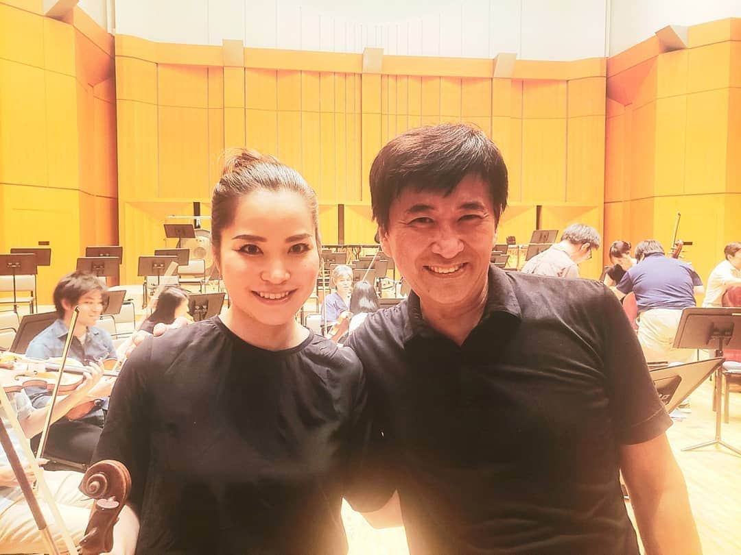 藤岡幸夫のインスタグラム：「リハ３日目終了。シティフィルは真摯で情熱的。シベリウスとウォルトン凄く楽しみ。ピアソラの四季は神尾真由子さんが圧倒的。灼熱にしてどこまでもセクシーで妖艶。極上の危ない女性のタンゴ❗オケもノリノリ。春の最後に現れるヴィヴァルディの旋律にこだわるオケの皆さん。必聴❗  東京シティフィル定期。 明日７月２６日(金)　 オペラシティ19:00開演 20歳以下1000円  30歳以下2000円 当日券あります！  東京シティフィル 03 5624 4002」