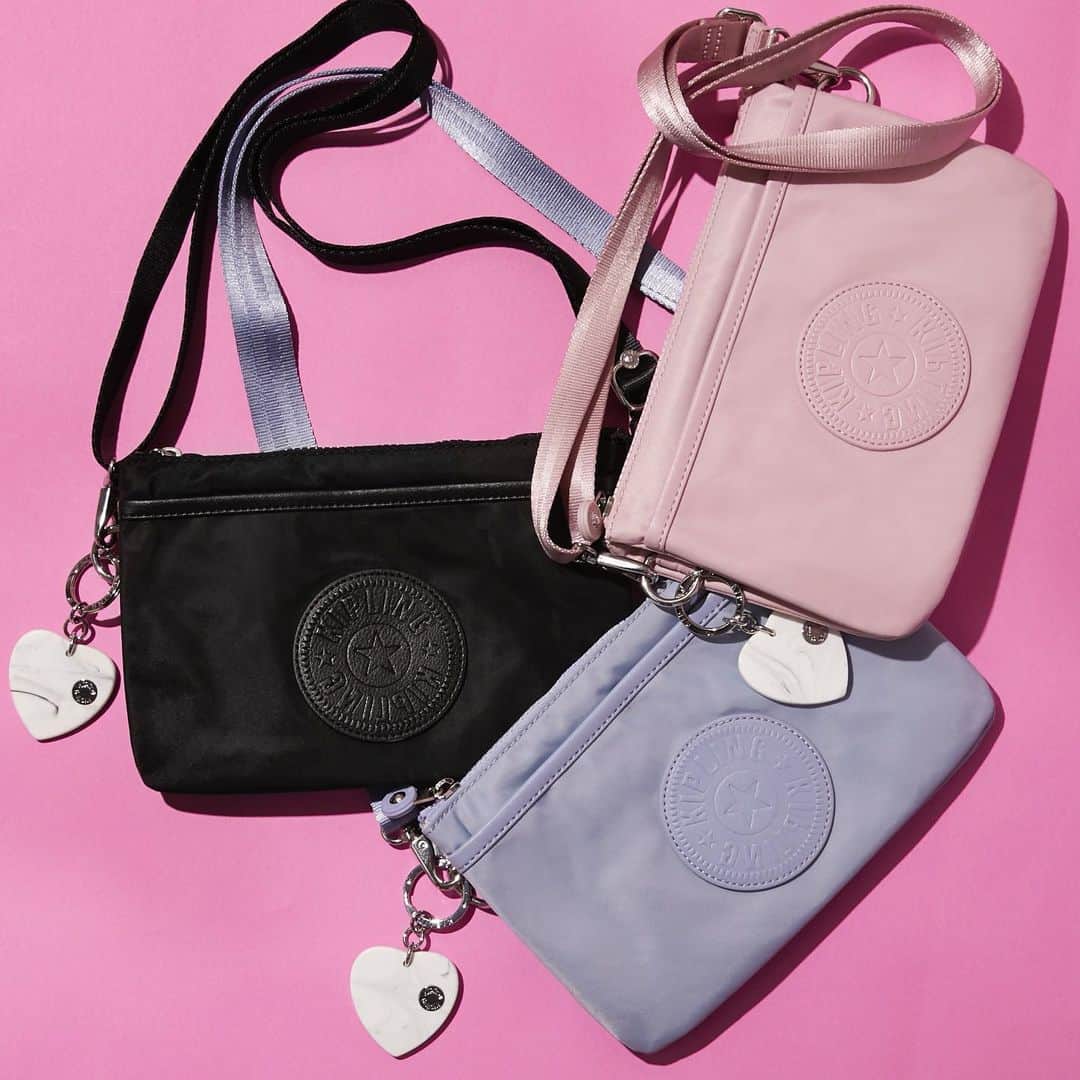 キプリング日本公式アカウントさんのインスタグラム写真 - (キプリング日本公式アカウントInstagram)「大人気の「リリ」♡ スムースナイロンと型押しのフェイクレザーロゴでリッチな印象に。 大人可愛いピンクとブルー、クールなブラック、３色でご用意。あなたのお気に入りはどのカラー？ #キプリング #Kipling #Kipling_Japan #mykipling #バッグ #bag #bags #monkey #さる #キプリングモンキー #baglover #カジュアルバッグ #ショルダーバッグ#minishoulderbag #ミニショルダー #ミニバッグ #デイリーバッグ #夏バッグ #夏ファッション #お出かけバッグ #カジュアルファッション #コンパクトバッグ #sacoche #パステルカラー #シンプルバッグ #フェスバッグ #きれいめカジュアル #トレンドバッグ #カジュアルバッグ #サコッシュ」7月25日 17時20分 - kipling_japan