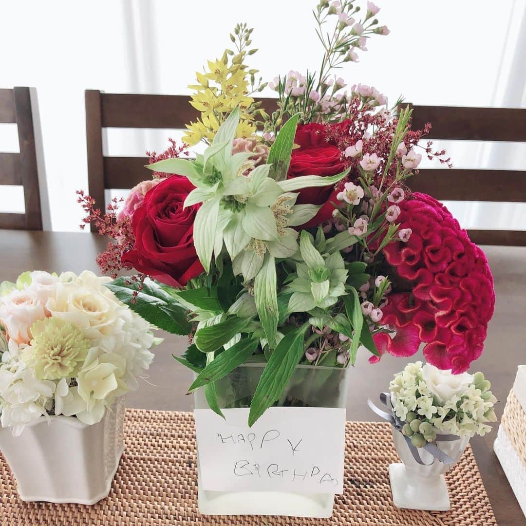相沢紗世さんのインスタグラム写真 - (相沢紗世Instagram)「今年も行ってきました❣️ ディズニーオンアイス⛸❄️💕そして、昨日41歳を迎えました😆娘からのお花のプレゼント&メッセージに感激❤️41歳も張り切って行きまーす‼️🌟」7月25日 17時21分 - sayoaizawa