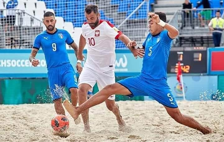 サッカーイタリア代表さんのインスタグラム写真 - (サッカーイタリア代表Instagram)「#Nazionale #BeachSoccer🇮🇹 FIFA World Cup – Europe Qualifier: L’#Italia conquista tre punti preziosi con la Polonia🇵🇱 . 3⃣-1⃣ ai polacchi nella 1^ gara del girone finale. Oggi altra sfida decisiva con la Bielorussia🇧🇾 . . #VivoAzzurro」7月25日 17時24分 - azzurri