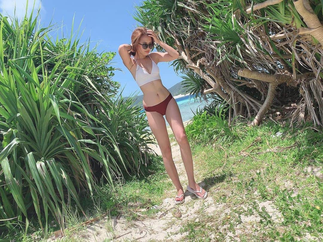 菅原樹里亜のインスタグラム：「. ・ あっついねぇ、海いきたーい🌴🌺 ・ ・ #沖縄#座間味島#okinawa#zamami #summer#trip#ビキニ#bikini#swimwear #hm#instagoodl#👙#beach#island」