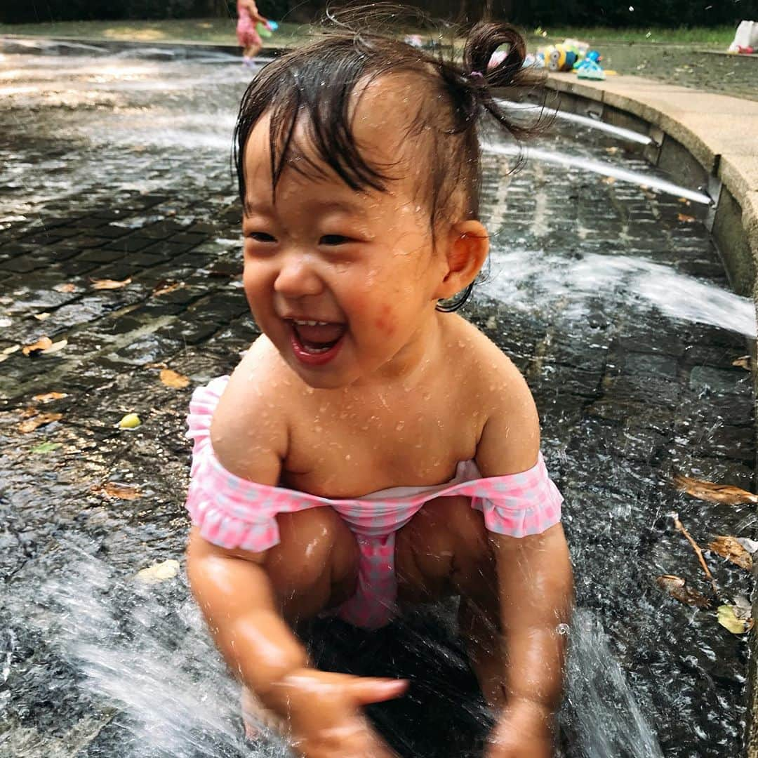 尾形貴弘さんのインスタグラム写真 - (尾形貴弘Instagram)「さくちゃん初水遊びしてきたみたい！！！！ 気持ち良さそう！！！！ 水着可愛いなーーーーー！！！ #柴犬大好き #柴犬マニア  #愛犬  #赤柴 #しばけん  #しばちゃん  #しばいぬ大好き  #shibainu  #shiba_snap  #犬ばか部  #いぬばか部 #ミク #三九 #39 #パンサー尾形 #赤ちゃん #赤ちゃんのいる暮らし #赤ちゃんと犬 #1歳4ヶ月 #サンキュー #ママリ #ベビフル」7月25日 17時31分 - miku3_miku_9