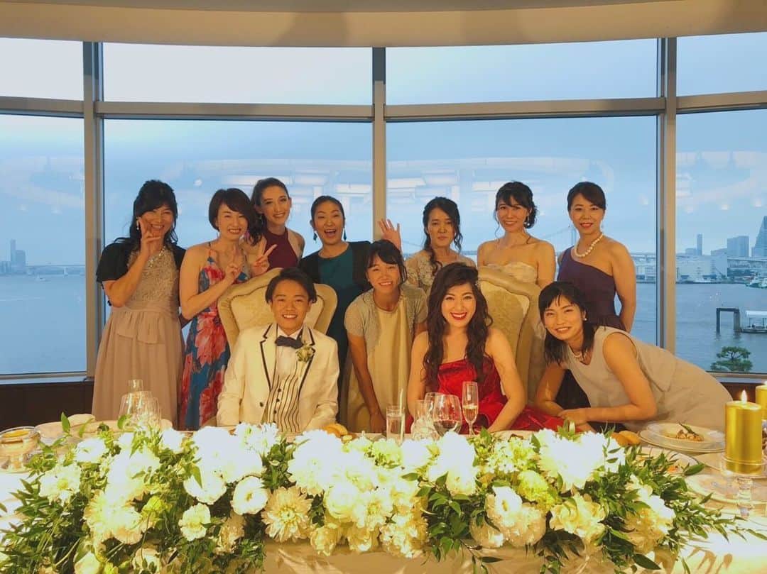 ジュディ舞衣のインスタグラム：「みその結婚おめでとう👰❤️🤵 チーム小山が再会できて楽しくお祝いさせてもらいました♡ 末永くお幸せに💍🥂 #nmwedding」