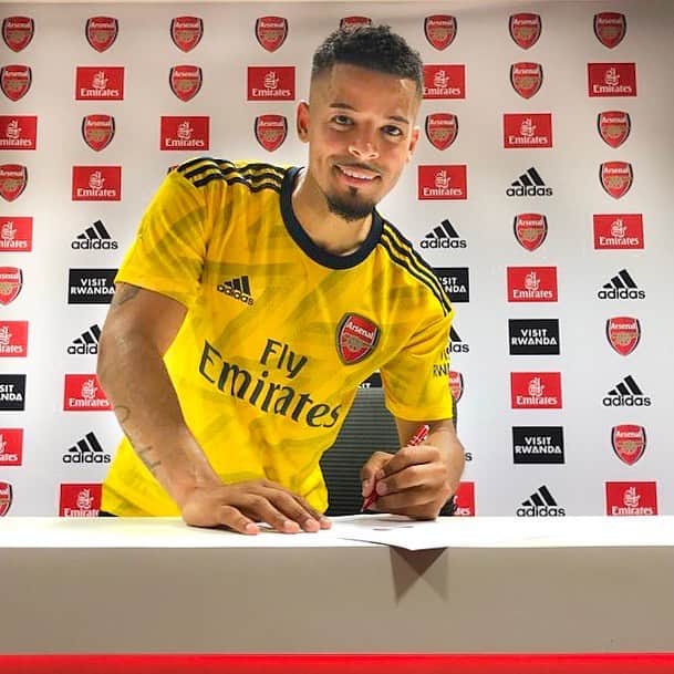 F2Freestylersのインスタグラム：「Don’t worry Auba & Laca...I’m coming! ✍🏽🔥😂 @arsenal @adidasfootball #arsenal #daretocreate」