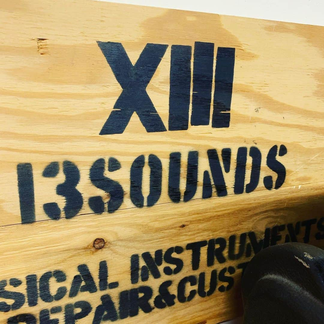 安野勇太さんのインスタグラム写真 - (安野勇太Instagram)「13SOUNDS @13soundshachiouji 最近八王子に来るたびに色々ギター内部など改造してもらったりしてる。最高。いつもありがとうございます！とゆうわけで本日は八王子RIPS！」7月25日 17時45分 - yasuno_no5