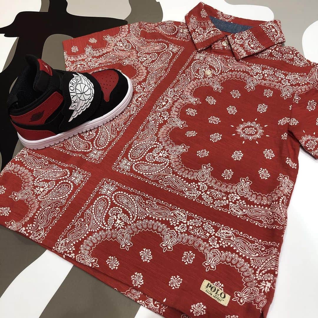 のインスタグラム：「🏇POLO RL🏇 . . POLO RLから、 ペイズリー柄のKIDS S/S TEEが入荷致しました🔥🔥 . サイズ展開は、日本表記で、 100、110、115の3サイズです👶 . 少量ですので、 お買い求めの方はお急ぎ下さい💨💨💨 . . #polo #polorl #poloralphlauren #polokids #kidswear #undefeated #undefeated_yokohama #growaround #growaroundbayside #growaroundyokohama #growaroundnewarrivals」