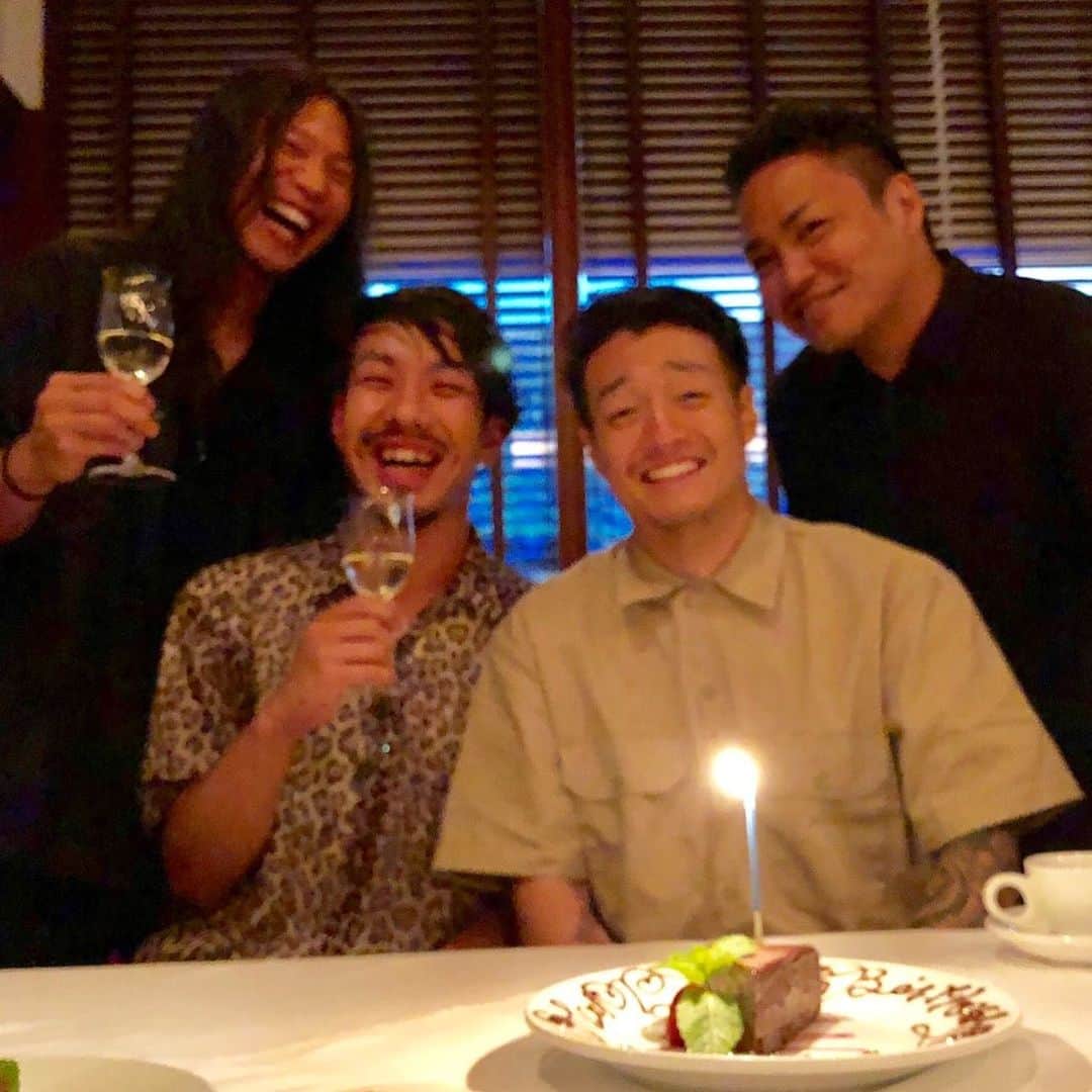 Crystal Lakeさんのインスタグラム写真 - (Crystal LakeInstagram)「Mitsuru & Ryo’s birthday dinner with boys! Happy Birthday dudes 🎉 Wish them a happy birthday 🤘  #CrystalLake #Birthday」7月25日 18時00分 - crystallake777