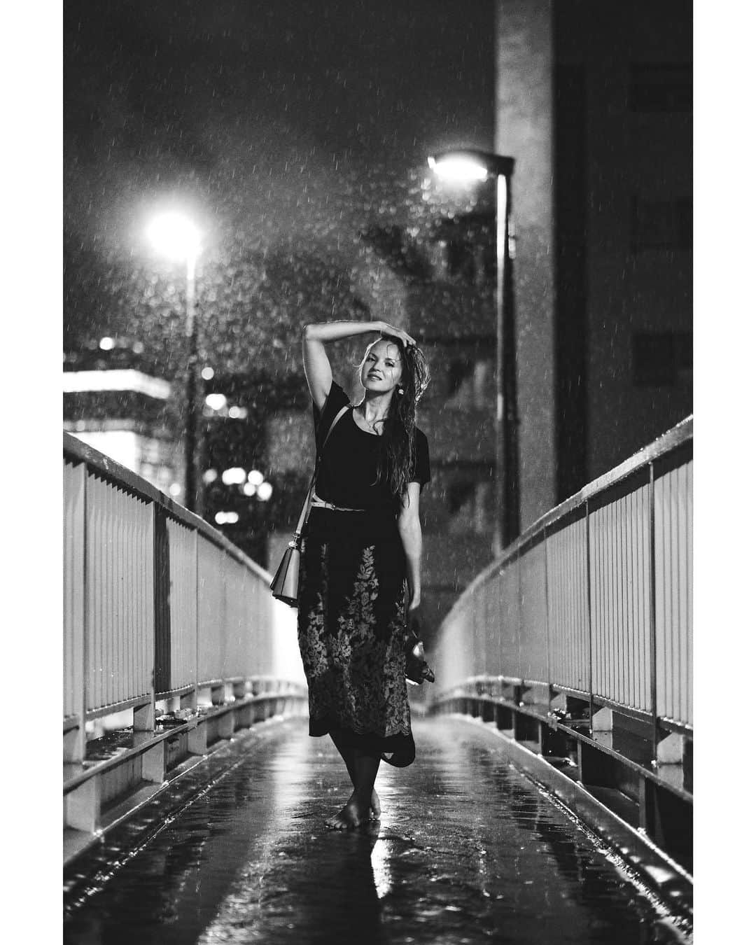mr007のインスタグラム：「July Rain ►  feat. @mariyahummingbird」