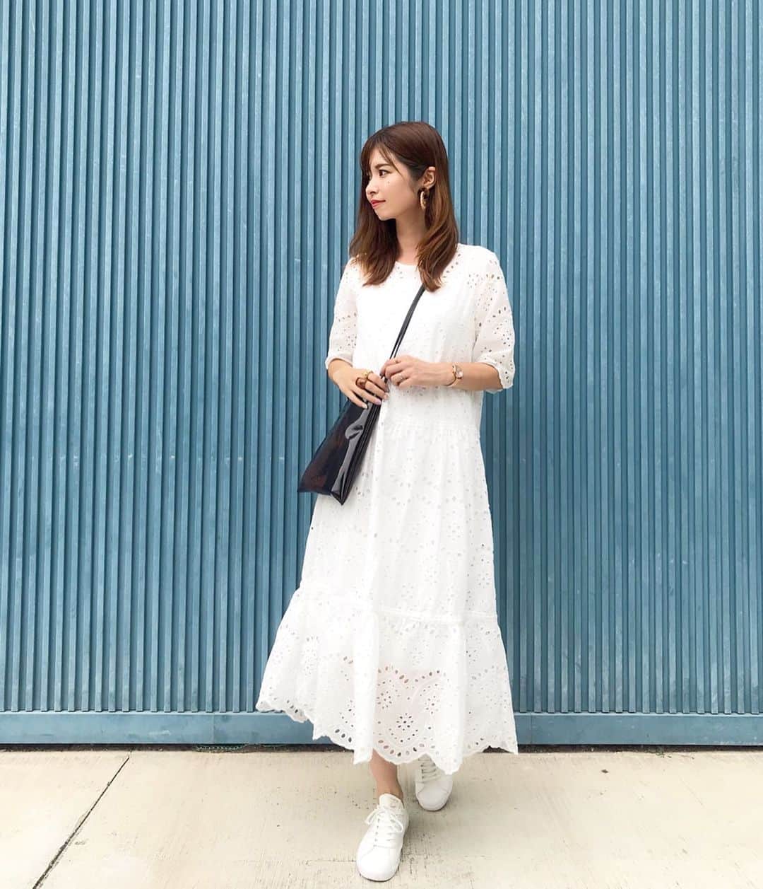 haruru0724さんのインスタグラム写真 - (haruru0724Instagram)「#code . . スニーカーは @admiral_japan ❤︎ アドミラルの定番スニーカーは、 大好きな白💓 サイドのユニオンジャックが可愛いんです😍 スワイプして見てみてね！ . . @canmart_jp の白のレースワンピに合わせて、 オールホワイトコーデにしてみたよ💕 . . . @ashimoto.club  #アドミラル #admiralfootwear #足元倶楽部 #PR #watforduk #ママコーデ #ママファッション #シンプルコーデ #プチプラコーデ #大人可愛い #大人カジュアル #今日のコーデ #着回しコーデ #カジュアルコーデ #30代コーデ #きれいめカジュアル #スニーカー女子 #レースワンピース #mamagirl #locari #ponte_fashion #mineby3mootd #ootd_kob #partegram #おしゃれさんと繋がりたい #오오티디 #韓国ファッション #canmart #キャンマート」7月25日 18時05分 - haruru0724