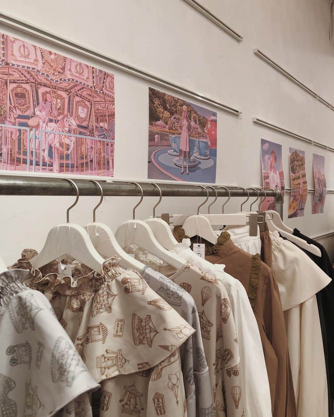 目見田早弥子のインスタグラム：「| 👗 🎪RUBY AND YOU 2019FW Exhibition🎠 今回もほんっとに可愛くて欲しいものがありすぎて 絞るの大変だった...😂 RUBYの秋冬が特に大好きで、いつもつけすぎてしまう！ パーフェクトに可愛くて暖かいダウンが出ていたので 迷わずオーダーしました🥰☑︎ 可愛いダウン持ってなかったから本当に嬉しい！！♡ 楽しみ〜🌼 ⠀ @ruby_and_you」