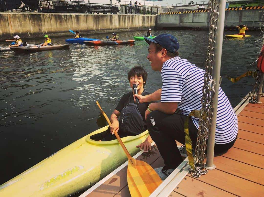 飯沼誠司さんのインスタグラム写真 - (飯沼誠司Instagram)「ATHLETE SAVE JAPAN x  CANOE HOME x  WANGAN ACTION with Takuya Haneda. He won a bronze medal in the C1 event at the 2016 Summer Olympics in Rio de Janeiro, becoming the first Asian canoeist to win an Olympic medal. ASJ主催イベント無事終了。 ここでのこの光景をどれだけ夢見てきたか… 東京のこの素晴らしい環境で羽根田卓也選手にカヌーの魅力、水のリスクを教えていただいた時間は、かけがえのない大切な時間。 多くの参加者、メディアの方々に来ていただき感謝です。 参加者の皆さんのたくさんの笑顔を見れて主催者として感無量です。 今後もwater cityとして豊洲エリアを中心に盛り上げていきます。 次に繋げていく大きな一歩となりました。関係者の皆様ありがとうござました。また近々wanganで会いましょう^ ^ #athletesavejapan  special thanks to... #canoehome @canoe_home  #takuyahaneda @takuya_haneda  #djけちゃっぷ  @ketchup_dj  #canoe #wanganaction  @ryopique  #canoeevent #watersafety #scplifesavers @masaya661144  @yuu_matsumoto  @rikatakeuchiii  @kazunorisato  #江東区カヌー協会  #障害者カヌー協会  #江東区 #運河ルネサンス  #豊洲」7月25日 18時30分 - seiji_iinuma