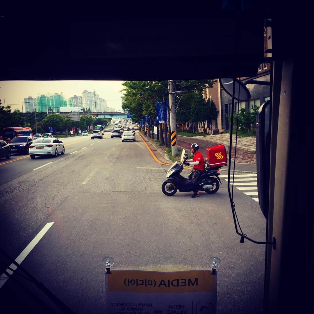 広部俊明さんのインスタグラム写真 - (広部俊明Instagram)「バイク見つけた！極端に少ないんだよね韓国全然走ってない！ベトナムと比べたらビックリ‼️」7月25日 18時42分 - toshiakihirobe