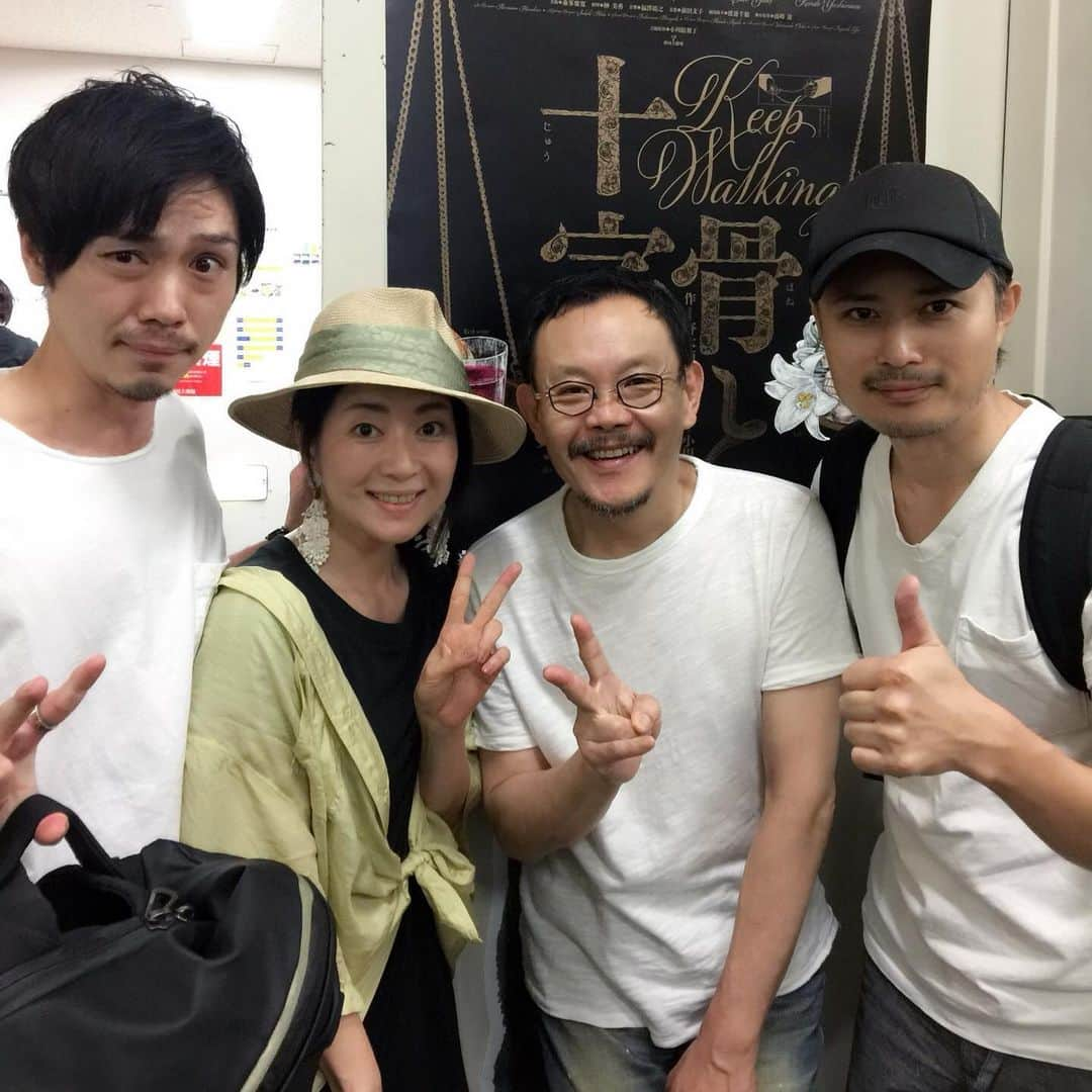 江藤あやさんのインスタグラム写真 - (江藤あやInstagram)「近藤芳正さんの出演されている舞台 『骨と十字架』を新国立劇場小劇場へ観に行ってきました。 ・ どうしても譲れないものに直面したとき、信じるものを否定されたとき、人はどうなっていくのか、どう振舞うのか。歴史の中で翻弄されながらも、懸命に、真摯に生きた人々を描いたもの。 ・ 自分だったらどうするか。 など考えてみたり、、、 最近、信じるものは何か。を問われているような気がしてならない。 ・ #骨と十字架 #新国立劇場 #今度芳正 さん #舞台」7月25日 18時47分 - ayayakko19