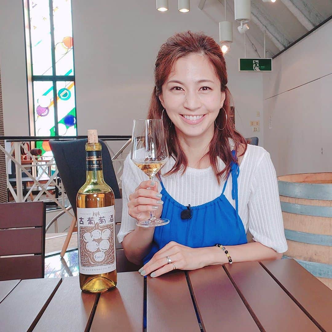のインスタグラム：「明日は、フジテレビ ノンストップ生放送です。 先日行って来た山梨の模様も放送されます😊❤️ 美味しいワインや、ステキな自然の景色、あまーい桃🍑 おススメな場所が盛りだくさんです！ご褒美がギュッと詰まったロケになっていますので、ぜひご覧ください。もう山梨女子旅したくなっている。。🍇 すいません、山梨の放送は、8/2でした😭 8/2もノンストップに出演しますので、ぜひご覧いただければと思います。勘違いごめんなさい💦 . . . #instagood #yamanashi #ノンストップ #生放送 #thanks」
