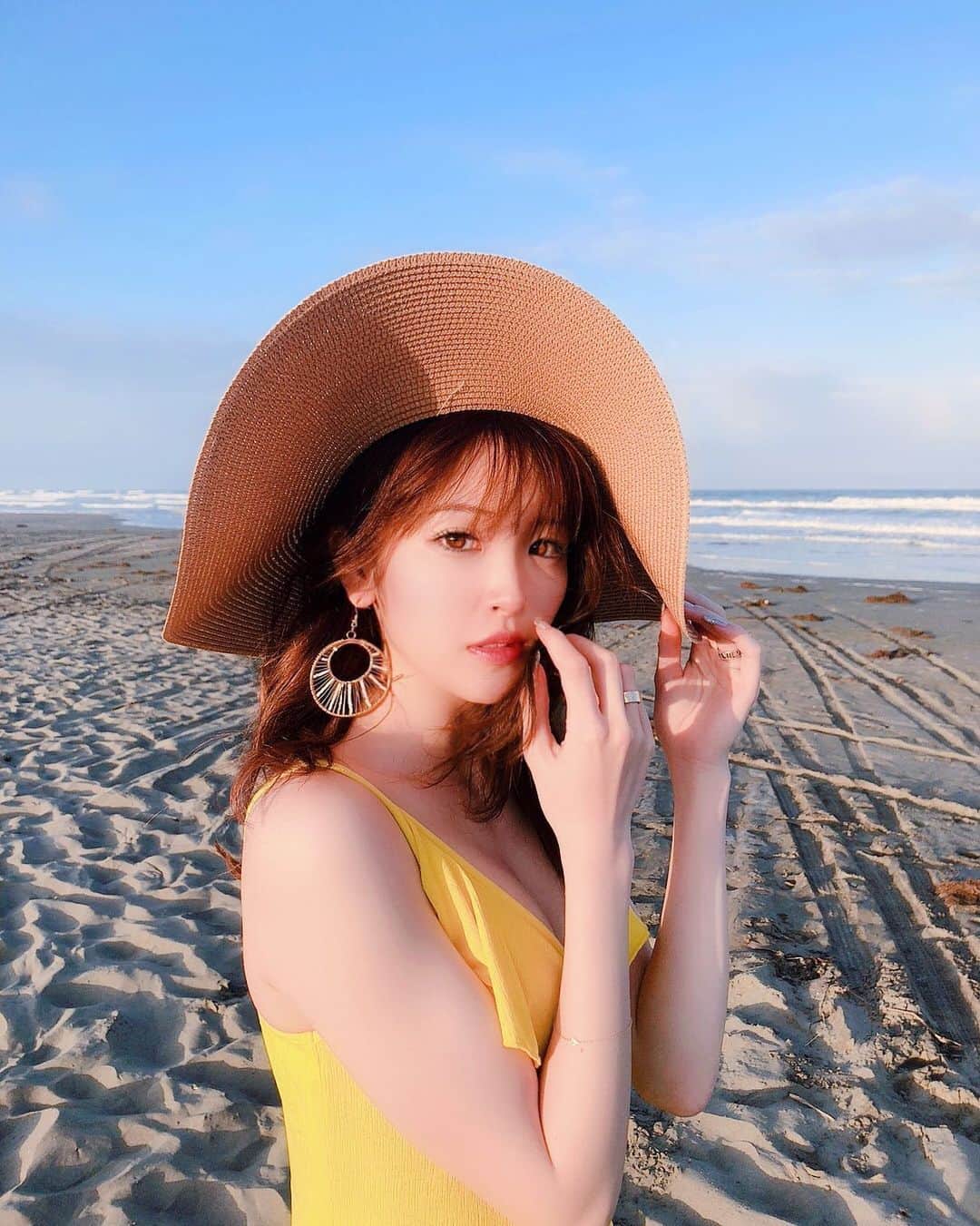 のインスタグラム：「もっと大人になりたくて 背伸びしてた頃ですね。 #九十九里浜」