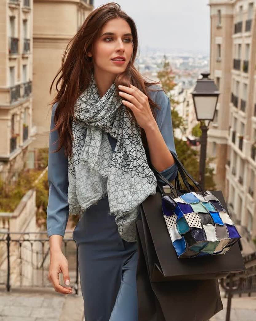 ジャマンピュエッシュのインスタグラム：「Paris, je t’aime - discover Jamin Puech Fall / Winter 2019 collection online. #jaminpuech #fashion #fw19 #paris #style #bag」
