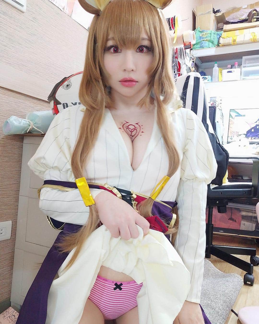 千尋のインスタグラム：「明天香港動漫節見🥰一日快閃 7/26（五）攤位碼A03 會Cos偶像尼祿/// 時間 12:00-18:00 Patreon July Tier2 Pics The Rising of the Shield Hero Rafutalia Last 6 Days! Get now❤️ https://reurl.cc/NQdY6 7月份的電子照片獎勵❤️❤️❤️ 是拉芙塔莉雅喔！」