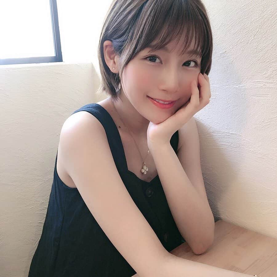 蒼川愛さんのインスタグラム写真 - (蒼川愛Instagram)「去年から着てるお気に入りのワンピース♥ 夏に着る黒が好き、 . . . . . . #Instagram#instagood#instafathon#ootd#today#cordinate#Black#me#l4l#ワンピース#ショートカット」7月25日 20時23分 - tougarashi_suki